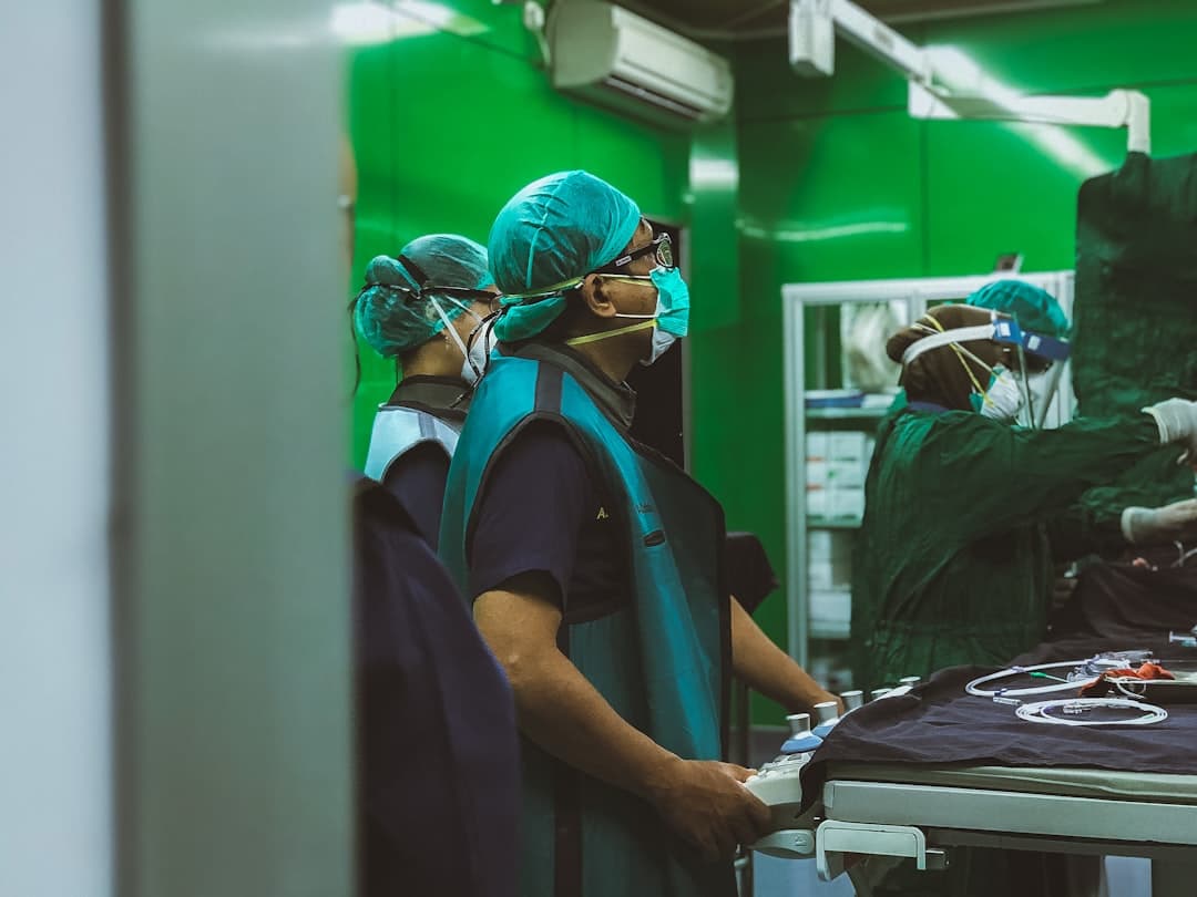 Cores de Jaleco: Significado e Uso por Área da Saúde