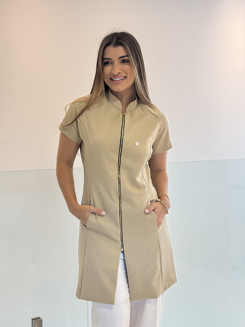 Jaleco Slim Tradicional Manga Curta Feminino - Jaleca Areia
